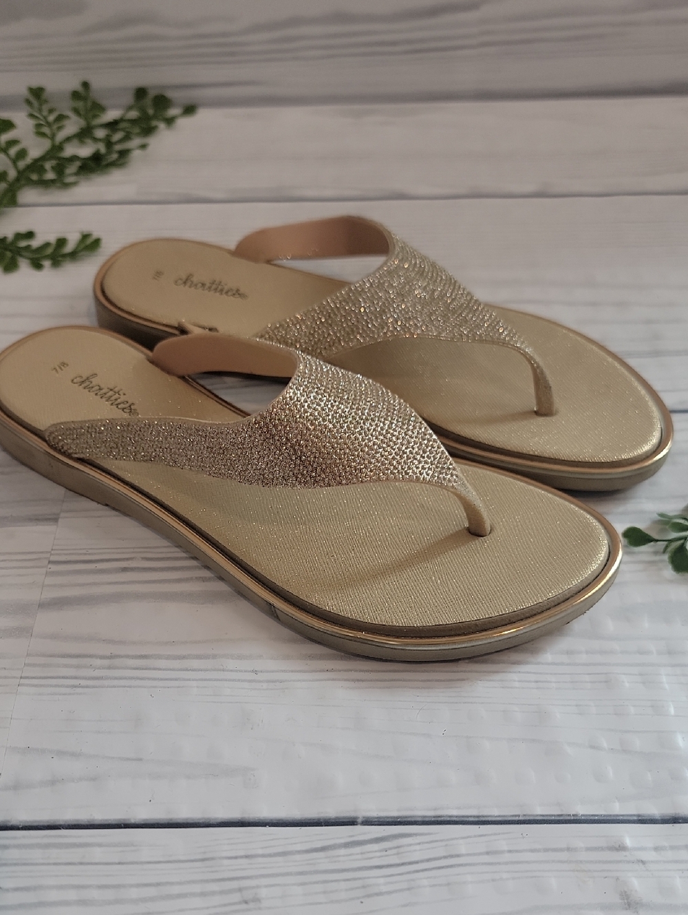 Chatties Gold Sparkle Thong Sandals for Women Size 8 (Euro 39)